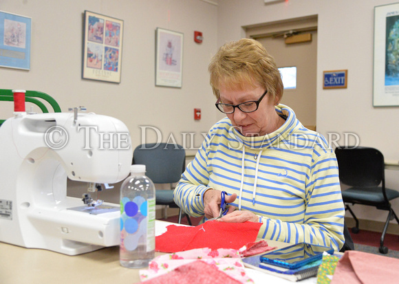 st-marys-library-sewing-class-023