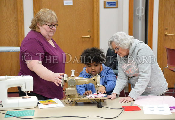 st-marys-library-sewing-class-034
