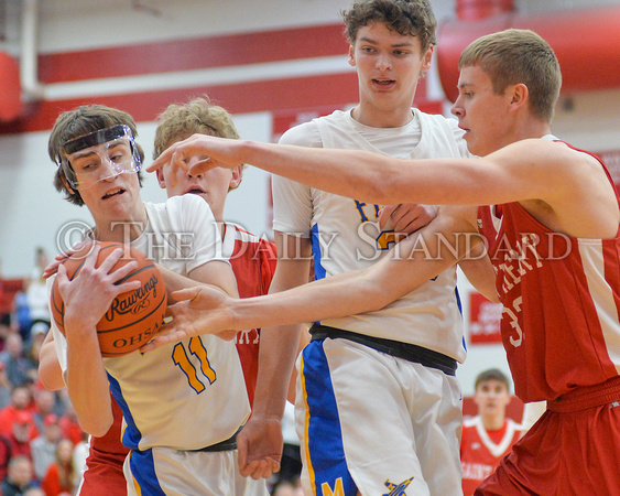 marion-local-st-henry-basketball-boys-015