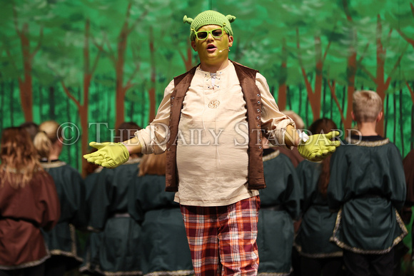 coldwater-middle-school-presents-shrek-jr-005