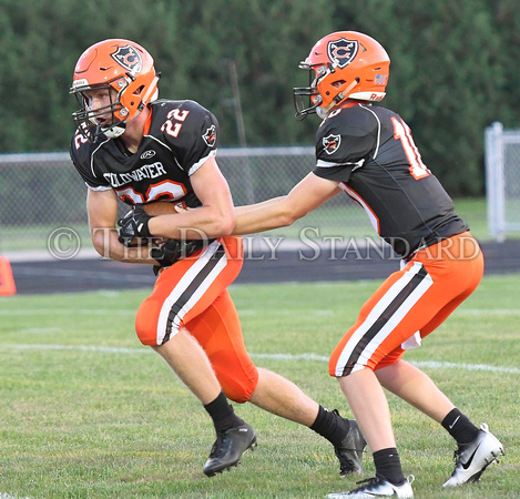 coldwater-clinton-massie-football-006