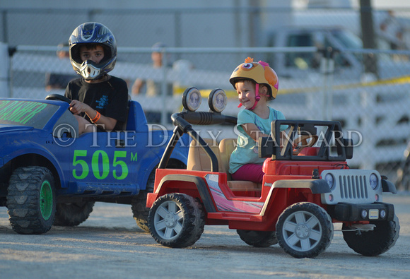 demolition-derby-at-auglaize-county-fair-004