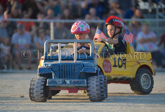 demolition-derby-at-auglaize-county-fair-007