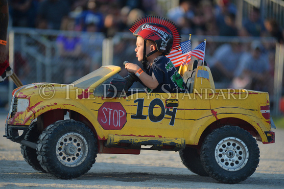 demolition-derby-at-auglaize-county-fair-009