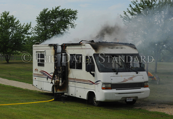 trailer-fire-at-5174-mud-pike-008