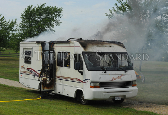trailer-fire-at-5174-mud-pike-009