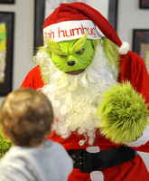 the-grinch-at-rockford-carnegie-library-004