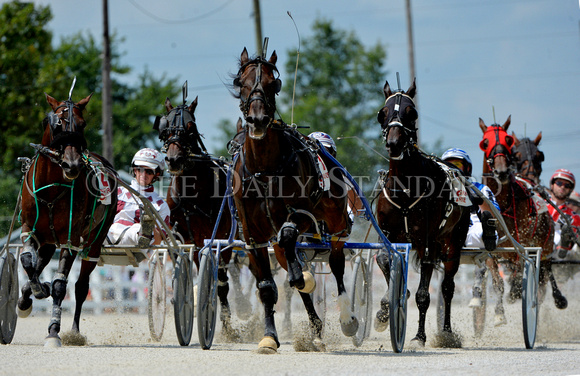 harness-racing-at-the-mercer-county-fairgrounds-006