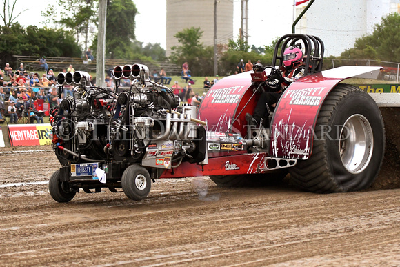 fort-recovery-tractor-pull-010