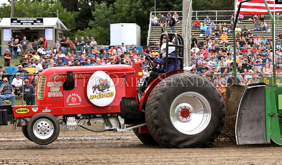 fort-recovery-tractor-pull-012